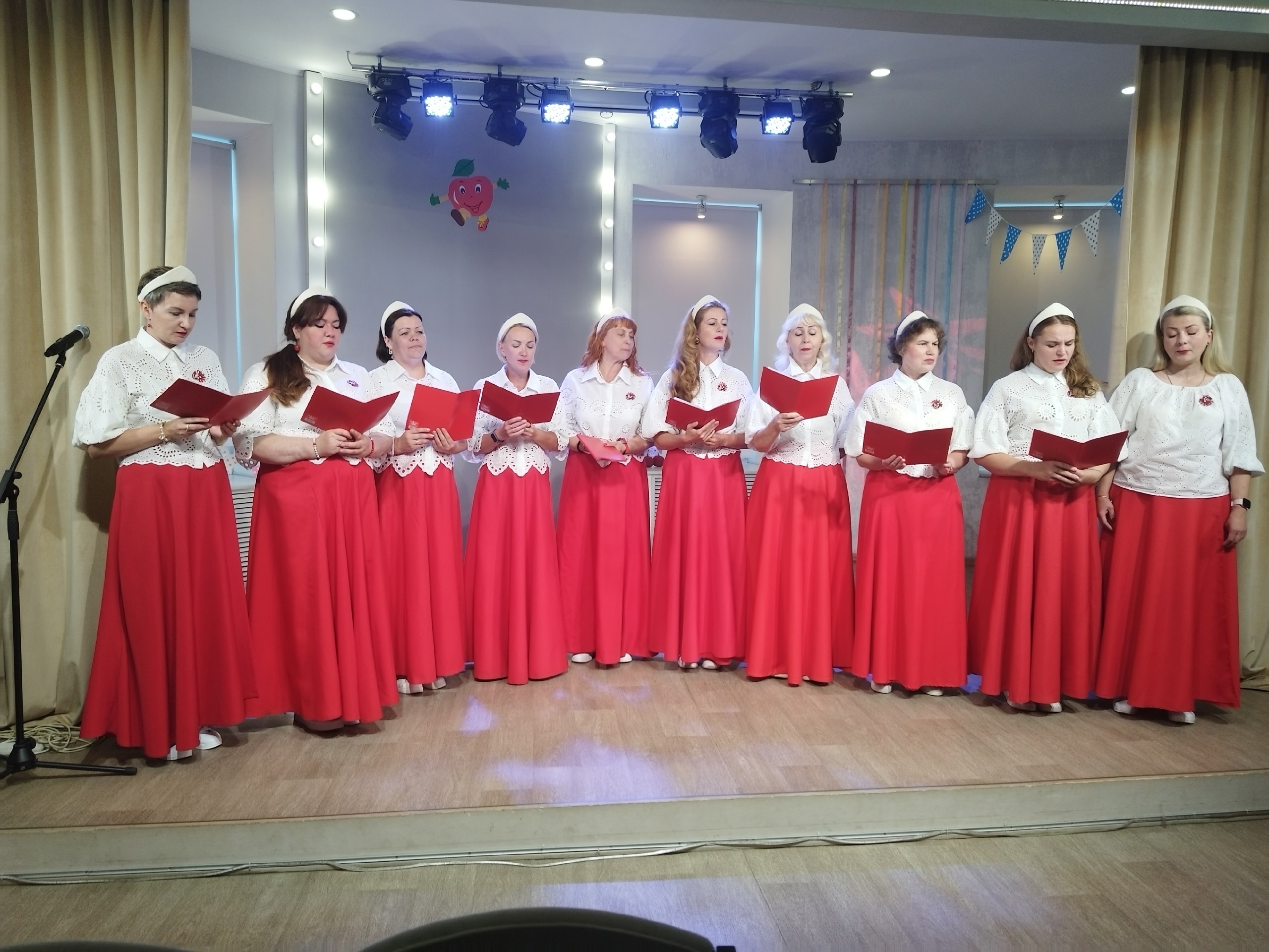 Как из «отошла в сторонку» вырос женский хор