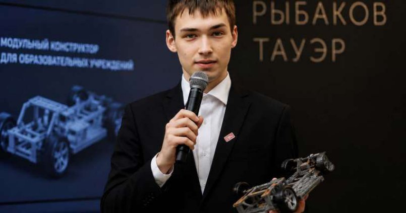Лев Королёв в 16 лет делает то, на что многие взрослые не решаются
